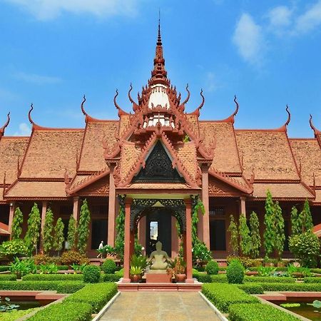 Essence Hotel-Phnom Penh Exteriör bild