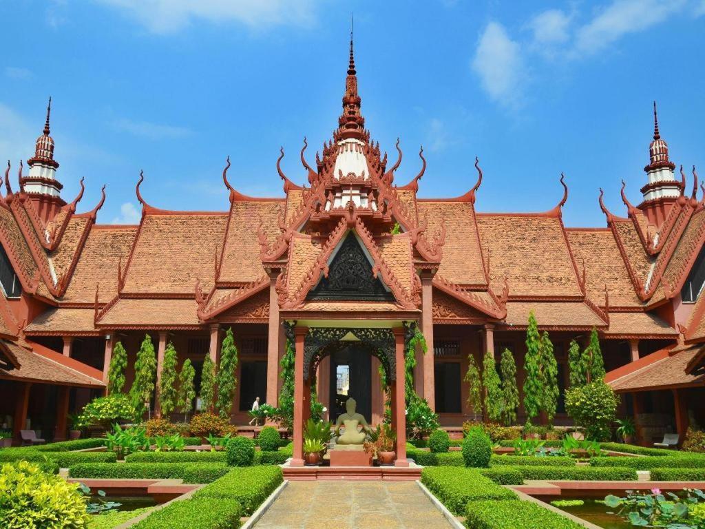 Essence Hotel-Phnom Penh Exteriör bild