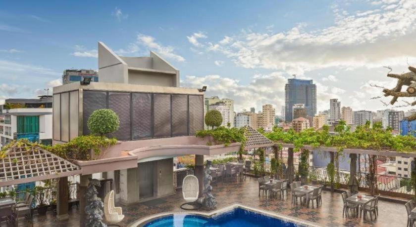 Essence Hotel-Phnom Penh Exteriör bild