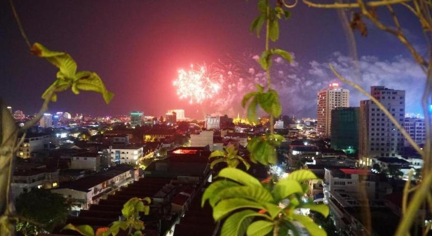 Essence Hotel-Phnom Penh Exteriör bild